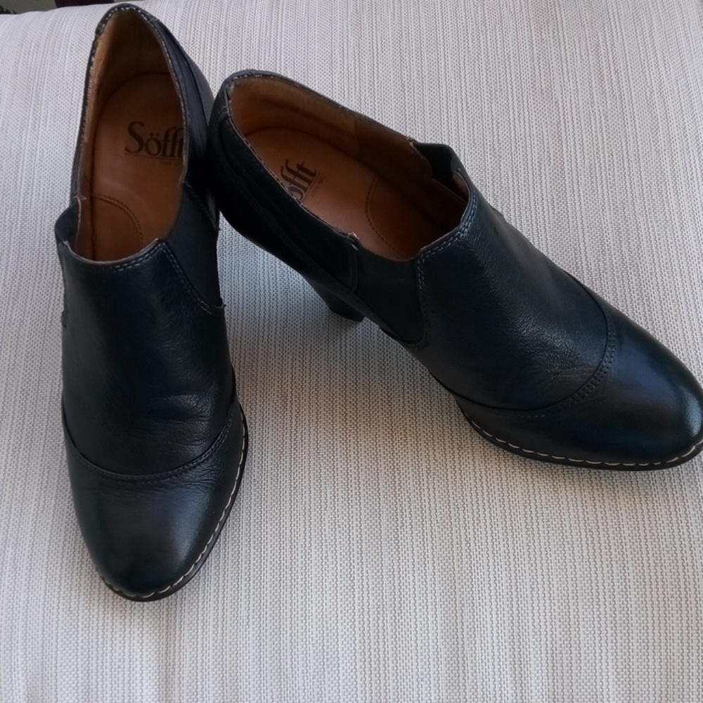 Shoes - Picture 3 of 5